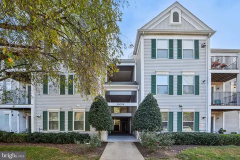 10024 Vanderbilt Cir #12, Rockville, MD 20850