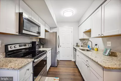 Kitchen - 20249 Shipley Ter #301, Germantown, MD 20874 photo 1 of 4