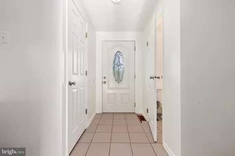Entry Way - 1 Shelldrake Ct, Damascus, MD 20872 photo 1 of 5