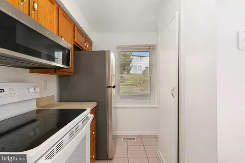 Entry Way - 1 Shelldrake Ct, Damascus, MD 20872 photo 3 of 5