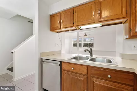 Kitchen - 1 Shelldrake Ct, Damascus, MD 20872 photo 1 of 5
