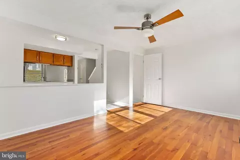 Living - 1 Shelldrake Ct, Damascus, MD 20872 photo 2 of 2