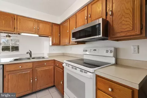 Kitchen - 1 Shelldrake Ct, Damascus, MD 20872 photo 5 of 5