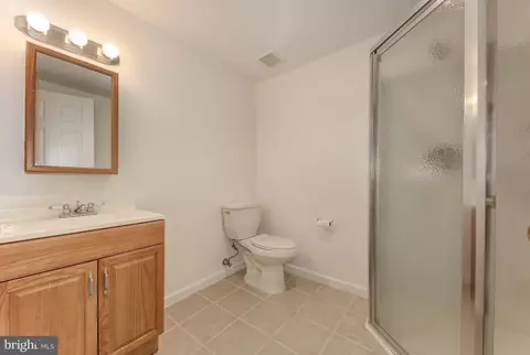 Bath - 13009 Wilton Oaks Dr, Silver Spring, MD 20906 photo 5 of 5