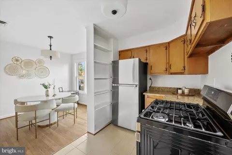 Kitchen - 1706 Lansdowne Way, Silver Spring, MD 20910 photo 3 of 5