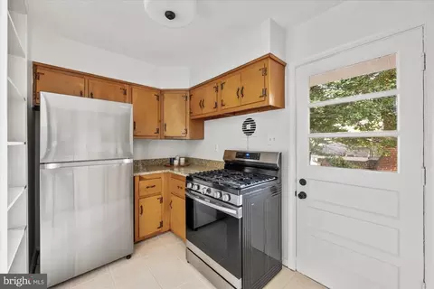 Kitchen - 1706 Lansdowne Way, Silver Spring, MD 20910 photo 2 of 5