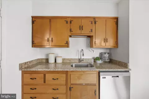 Kitchen - 1706 Lansdowne Way, Silver Spring, MD 20910 photo 5 of 5