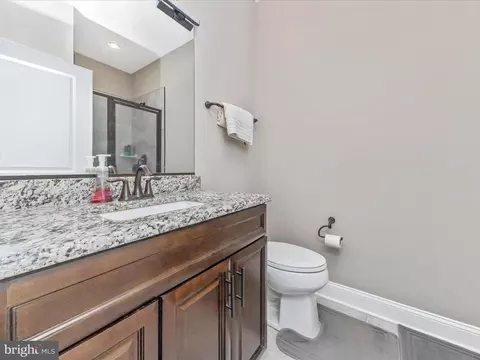 Bath - 14671 Sugarland Rd, Poolesville, MD 20837 photo 4 of 8