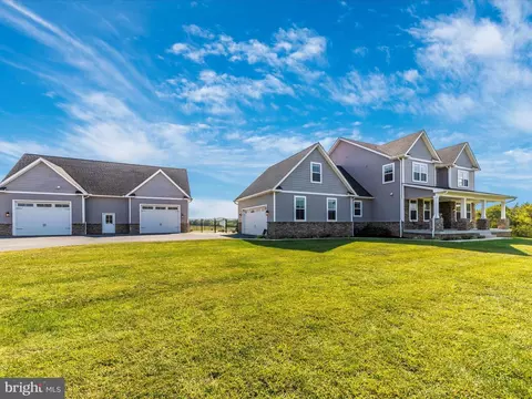 Exterior - 14671 Sugarland Rd, Poolesville, MD 20837 photo 2 of 16
