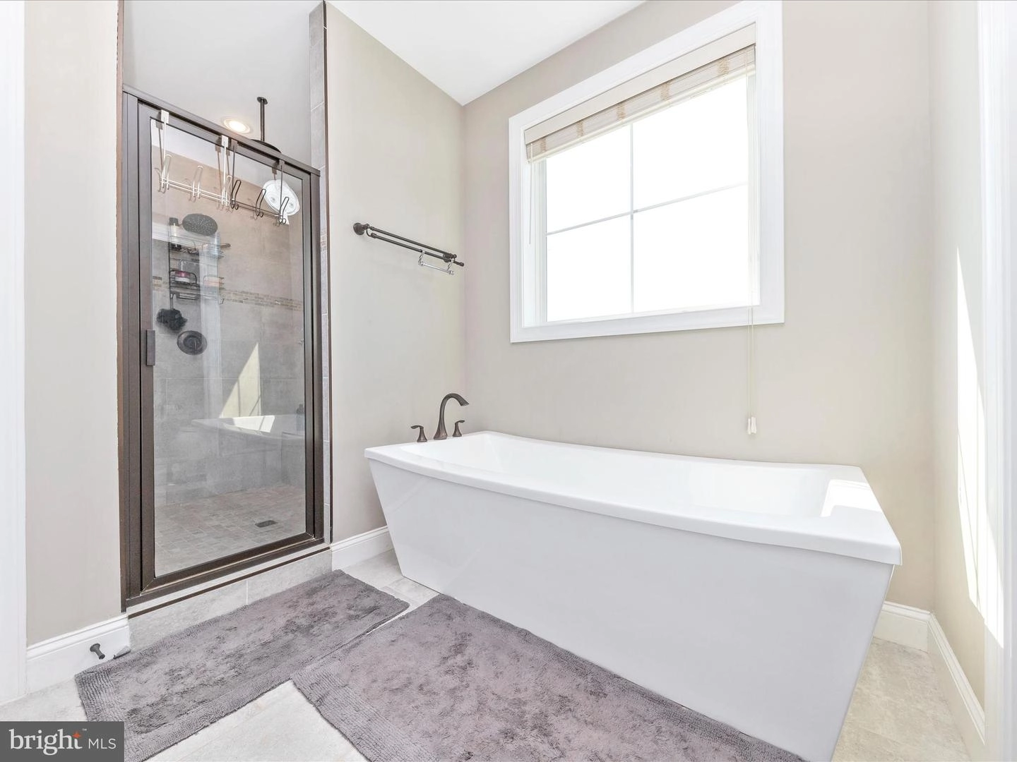 Bath - 14671 Sugarland Rd, Poolesville, MD 20837 photo 3 of 8