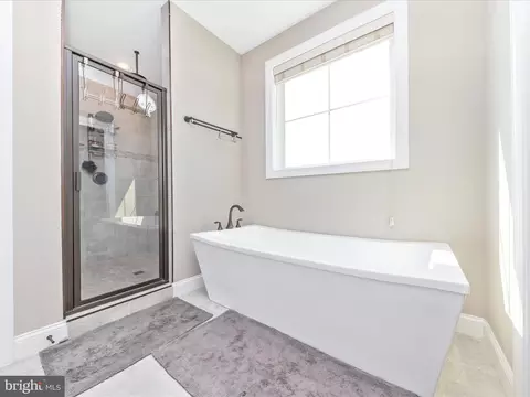 Bath - 14671 Sugarland Rd, Poolesville, MD 20837 photo 3 of 8