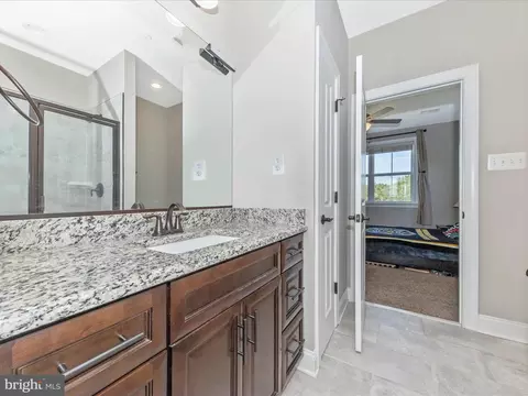 Bath - 14671 Sugarland Rd, Poolesville, MD 20837 photo 6 of 8