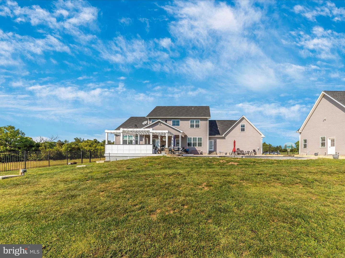 Exterior - 14671 Sugarland Rd, Poolesville, MD 20837 photo 14 of 16