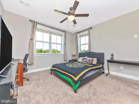 Bedroom - 14671 Sugarland Rd, Poolesville, MD 20837 photo 7 of 8
