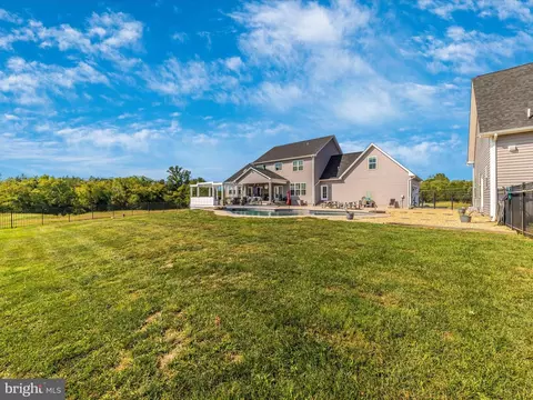 Exterior - 14671 Sugarland Rd, Poolesville, MD 20837 photo 12 of 16
