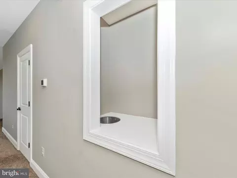 Entry Way - 14671 Sugarland Rd, Poolesville, MD 20837 photo 5 of 6