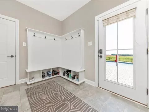 Entry Way - 14671 Sugarland Rd, Poolesville, MD 20837 photo 3 of 6