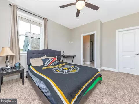 Bedroom - 14671 Sugarland Rd, Poolesville, MD 20837 photo 8 of 8