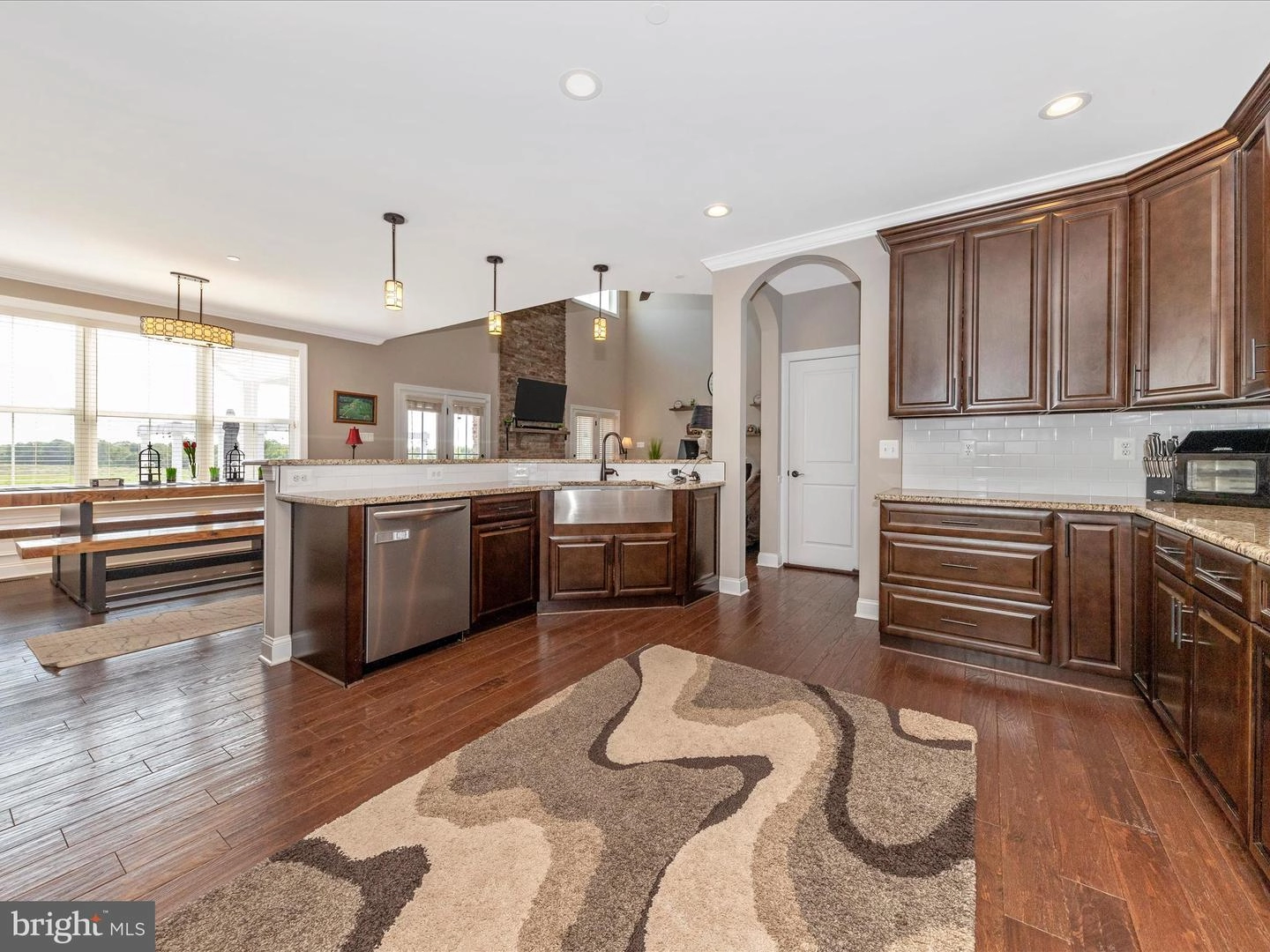 Kitchen - 14671 Sugarland Rd, Poolesville, MD 20837 photo 5 of 5