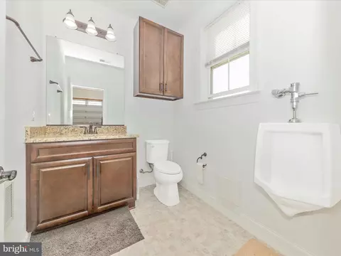 Bath - 14671 Sugarland Rd, Poolesville, MD 20837 photo 8 of 8