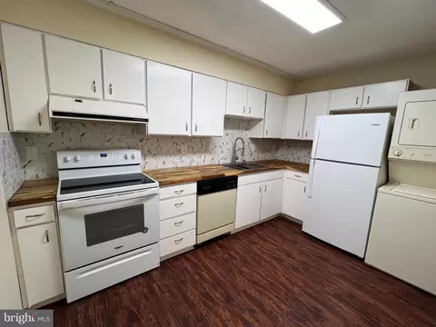 Kitchen - 15107 Interlachen Dr #2-906, Silver Spring, MD 20906 photo 1 of 3