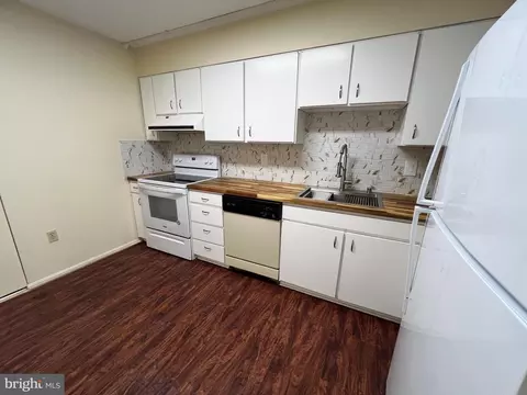 Kitchen - 15107 Interlachen Dr #2-906, Silver Spring, MD 20906 photo 3 of 3