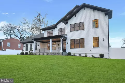 4404 Clearbrook Ln, Kensington, MD 20895