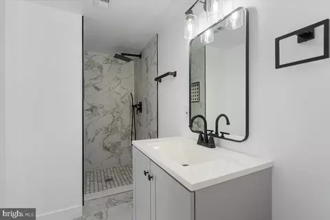 Bath - 9506 Biltmore Dr, Silver Spring, MD 20901 photo 2 of 3