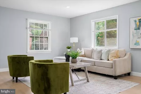 Living - 9506 Biltmore Dr, Silver Spring, MD 20901 photo 2 of 5