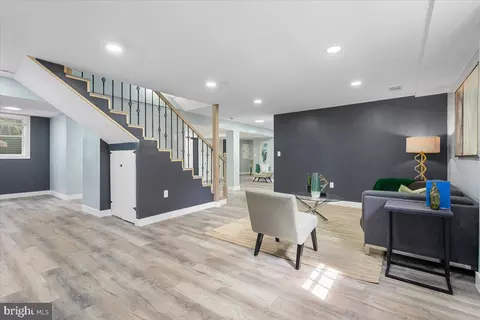 Living - 9506 Biltmore Dr, Silver Spring, MD 20901 photo 4 of 5