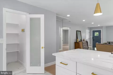Entry Way - 9506 Biltmore Dr, Silver Spring, MD 20901 photo 3 of 8