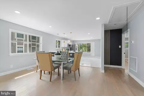 Entry Way - 9506 Biltmore Dr, Silver Spring, MD 20901 photo 4 of 8