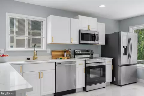 Kitchen - 9506 Biltmore Dr, Silver Spring, MD 20901 photo 4 of 4