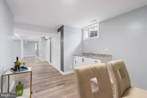 Entry Way - 9506 Biltmore Dr, Silver Spring, MD 20901 photo 6 of 8