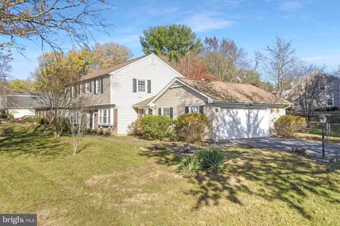 Exterior - 14001 Beechvue Ln, Silver Spring, MD 20906 photo 2 of 4