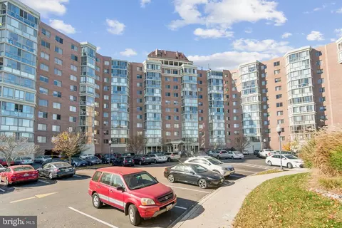 3200 N Leisure World Blvd #309, Silver Spring, MD 20906