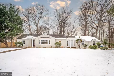 14224 Hi Wood Dr, Rockville, MD 20850