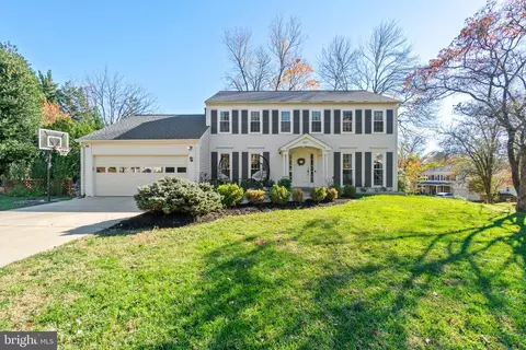 9212 Willow Pond Ln, Potomac, MD 20854