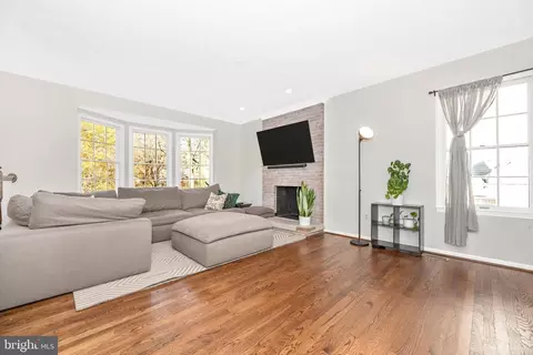 Living - 143 Amberleigh Dr, Silver Spring, MD 20905 photo 4 of 4