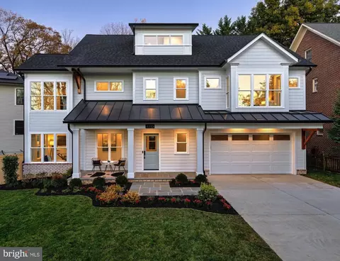 7715 Radnor Rd, Bethesda, MD 20817