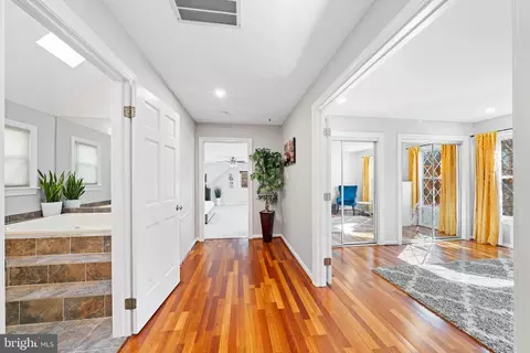 Entry Way - 15304 Watergate Rd, Silver Spring, MD 20905 photo 6 of 7
