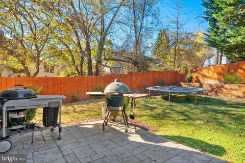 Exterior - 15304 Watergate Rd, Silver Spring, MD 20905 photo 9 of 18
