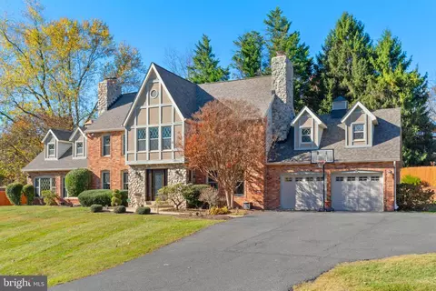 Exterior - 15304 Watergate Rd, Silver Spring, MD 20905 photo 13 of 18