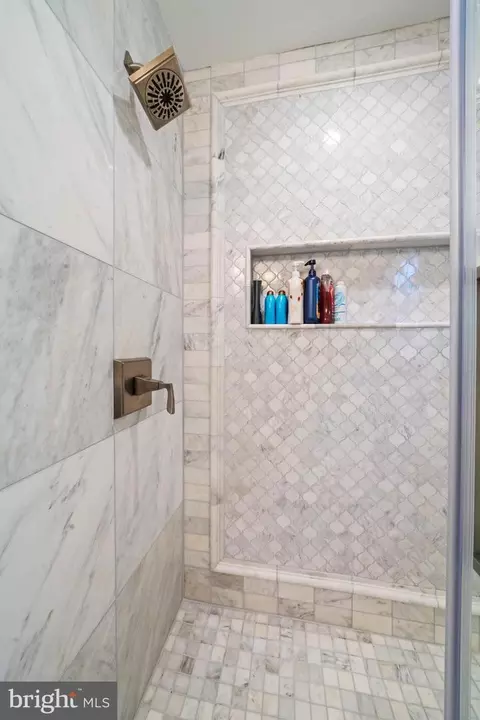 Bath - 15304 Watergate Rd, Silver Spring, MD 20905 photo 6 of 9