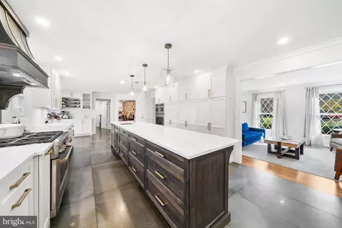 Kitchen - 15304 Watergate Rd, Silver Spring, MD 20905 photo 3 of 6