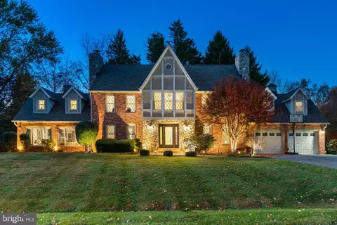 Exterior - 15304 Watergate Rd, Silver Spring, MD 20905 photo 15 of 18