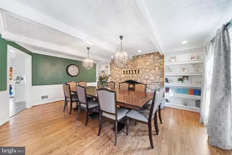 Dining - 15304 Watergate Rd, Silver Spring, MD 20905 photo 1 of 2