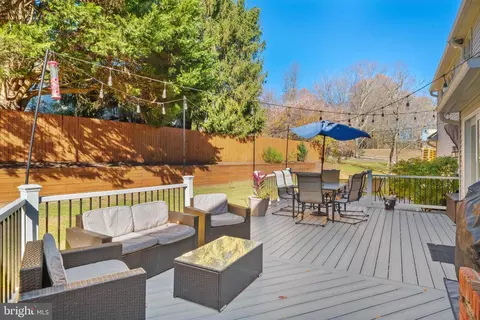Exterior - 15304 Watergate Rd, Silver Spring, MD 20905 photo 7 of 18