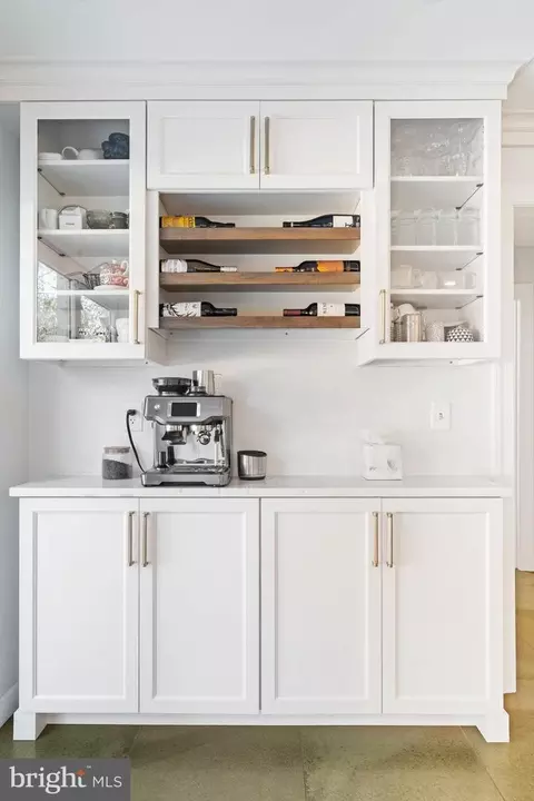 Kitchen - 15304 Watergate Rd, Silver Spring, MD 20905 photo 5 of 6