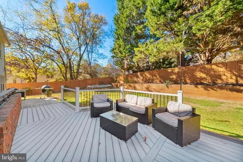 Exterior - 15304 Watergate Rd, Silver Spring, MD 20905 photo 6 of 18